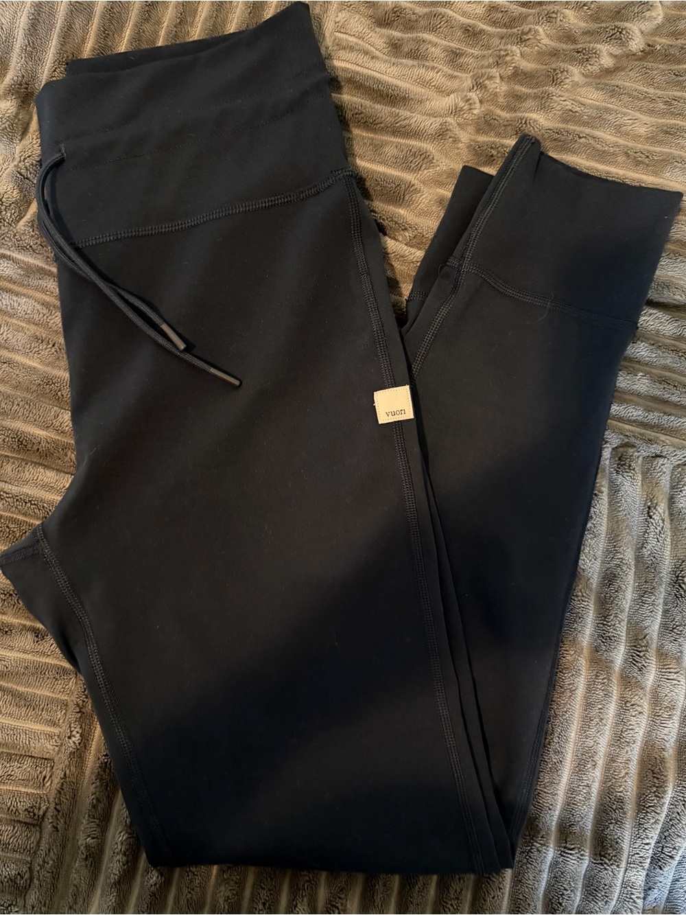Vuori Black High-Waist Drawstring Leggings